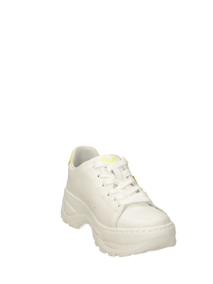 2STAR 2SB1679 - Lalilina 