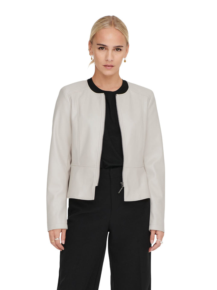 Only 15242271 - Lalilina 