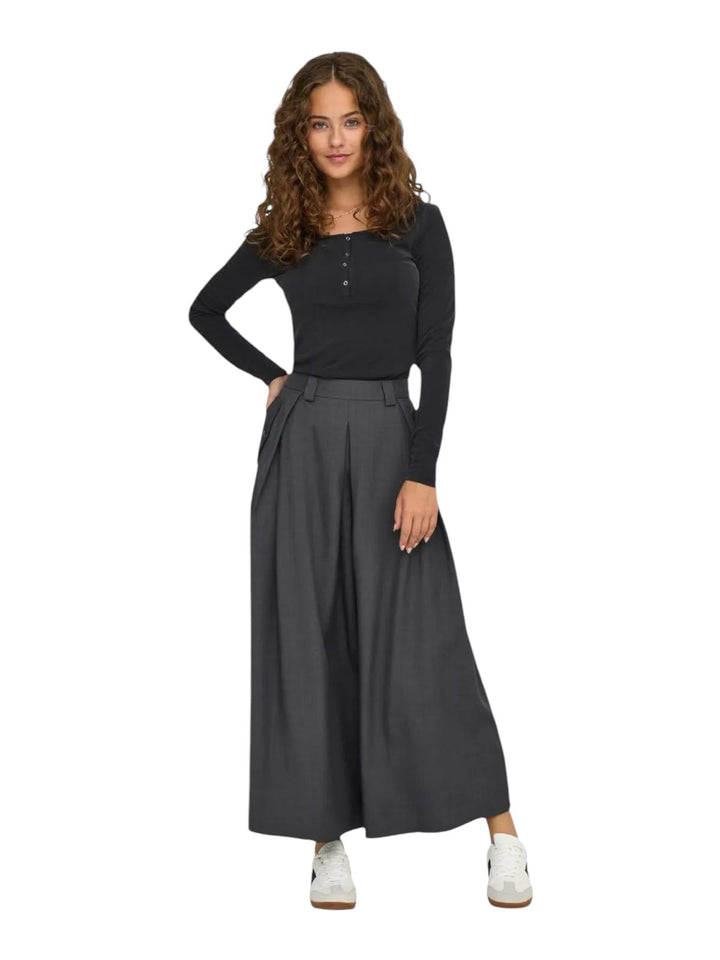 Only 15331530 - Lalilina 