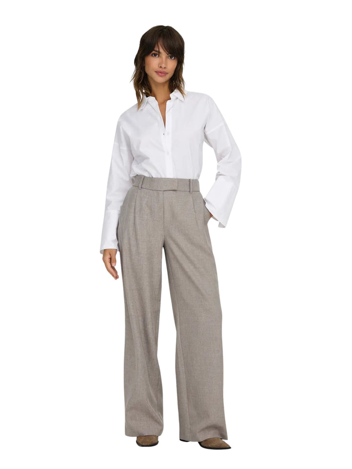 Only 15336761 - Lalilina 