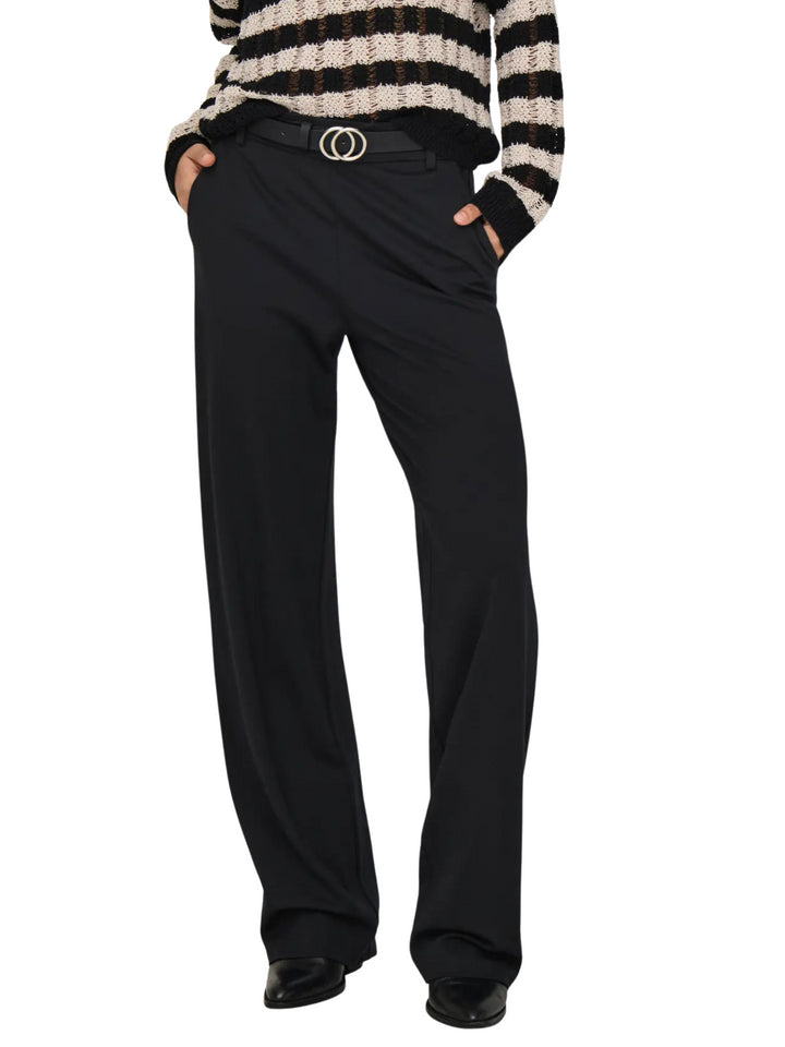 Only 15341829 - Lalilina 