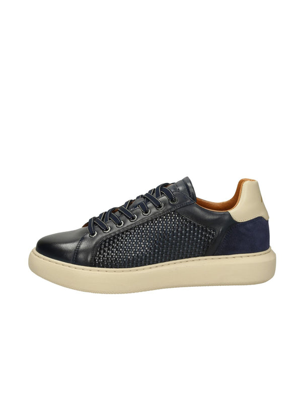 AMBITIOUS Sneakers